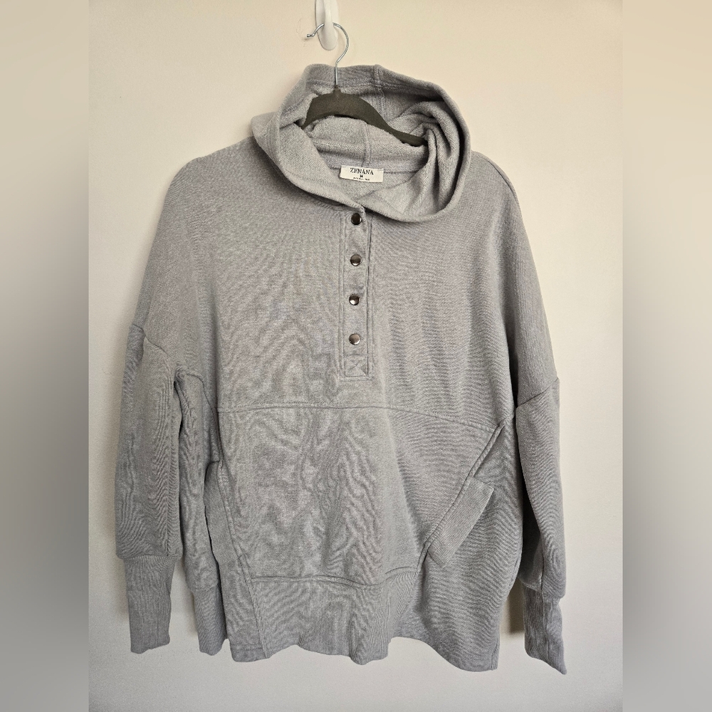 Zenana Outfitters Men's Light Gray Hoodie Sweater